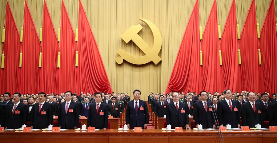 10月18日,中国共产党第十九次全国代表大会在北京人民大会堂开幕。这是习近平、李克强、张德江、俞正声、刘云山、王岐山、张高丽、江泽民、胡锦涛在主席台上。